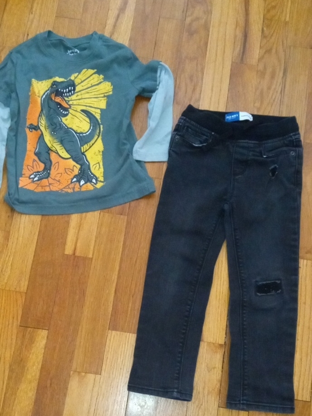 boys 4 black jeans and long sleeve dinosaur tee